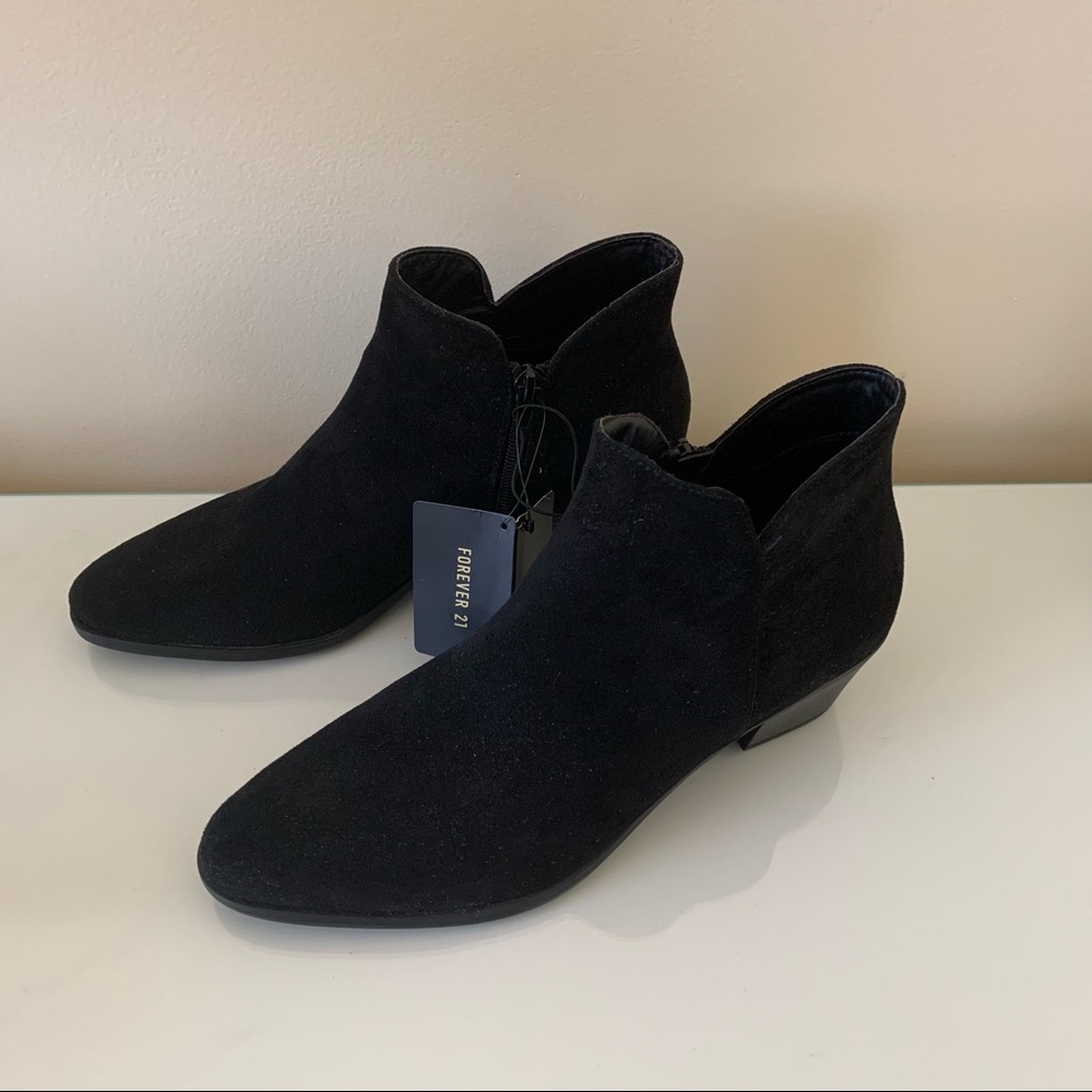 NWT FOREVER 21 BLACK SUEDE ANKLE BOOTS SIZE 9